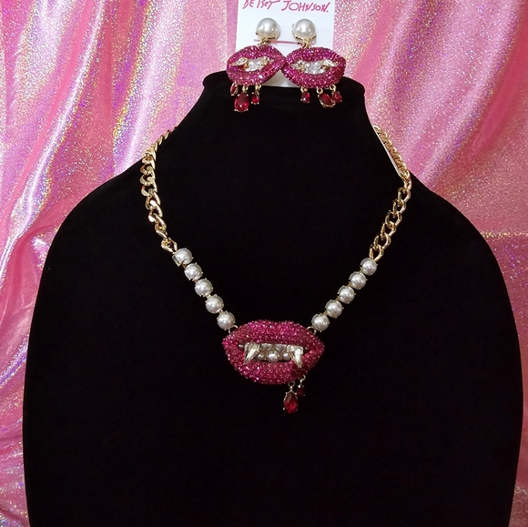 Betsey Johnson Vampire Pink Necklace and Earring set! NWT - Picture 11 of 15